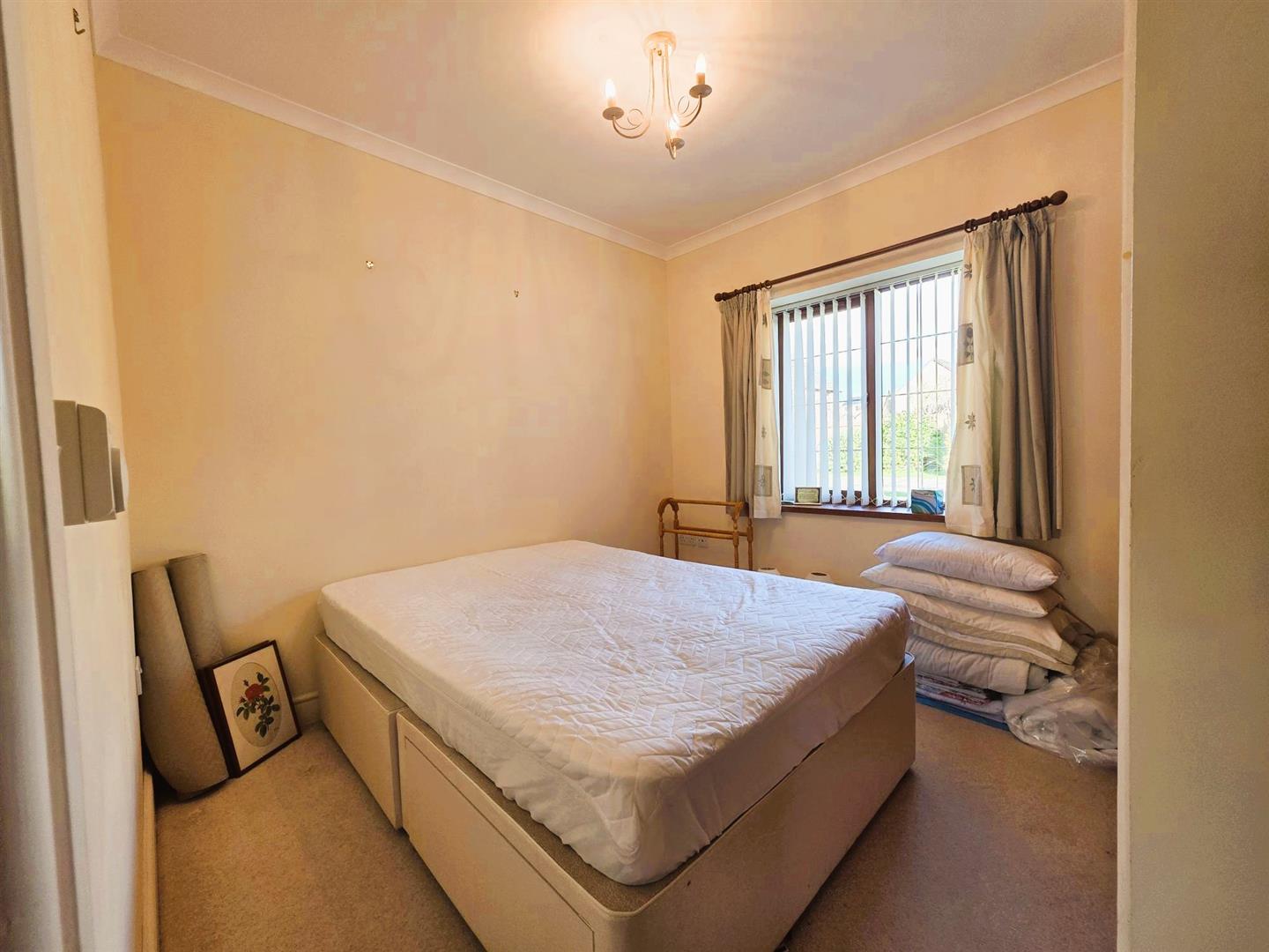 Clos Ty Gwyn, Dafen, Llanelli, SA14 8UT